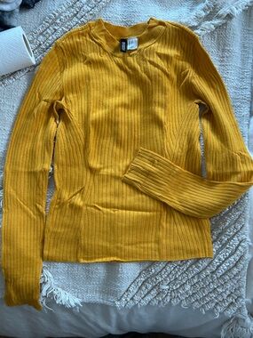 Divided mustard yellow ribbed long sleeve sweater